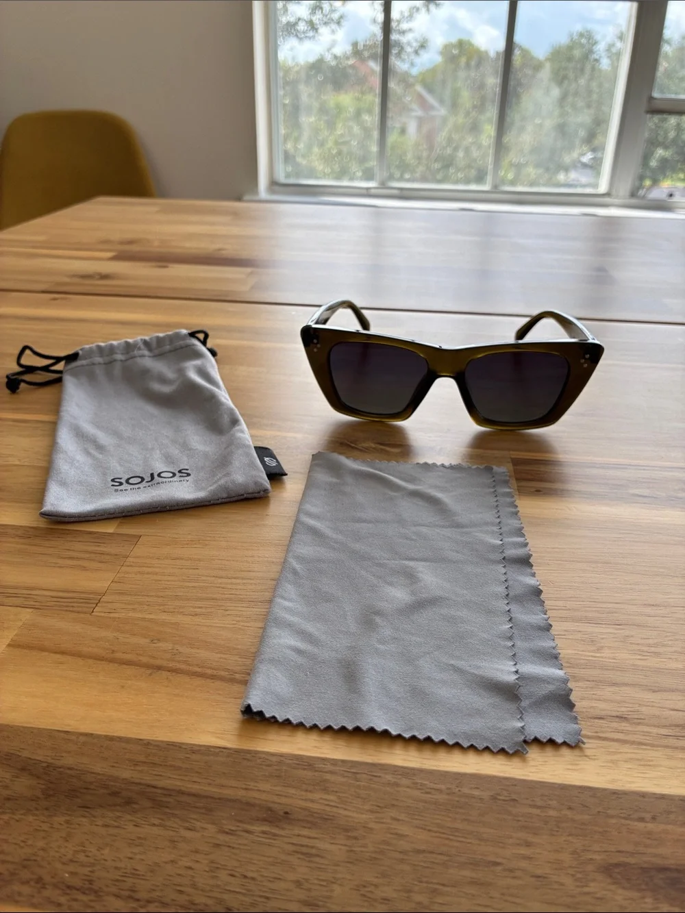 SOJOS Eliza Dark Green Cat Eye Sunglasses